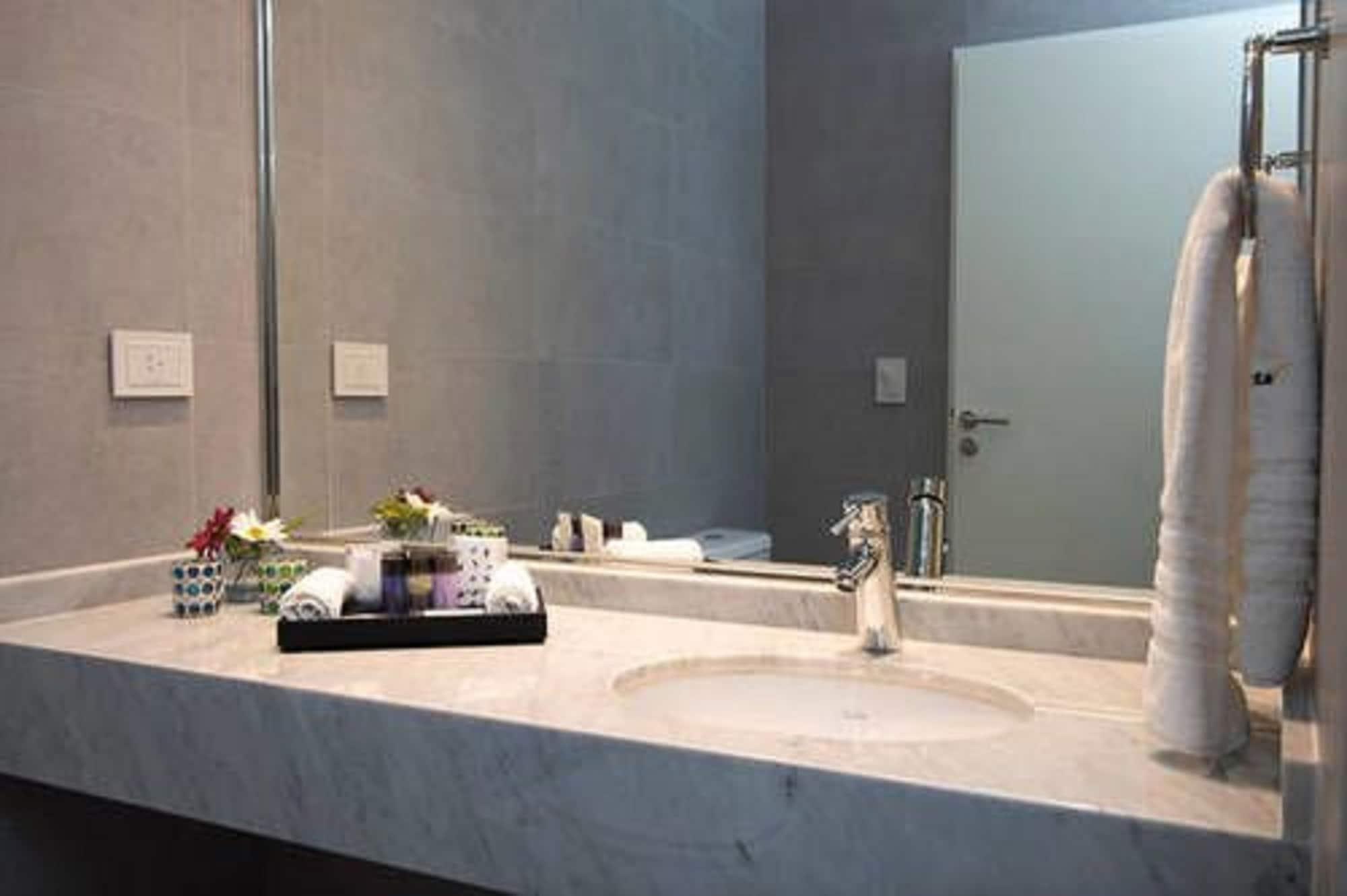 Arc Arenales Studios & Suites Buenos Aires Eksteriør bilde